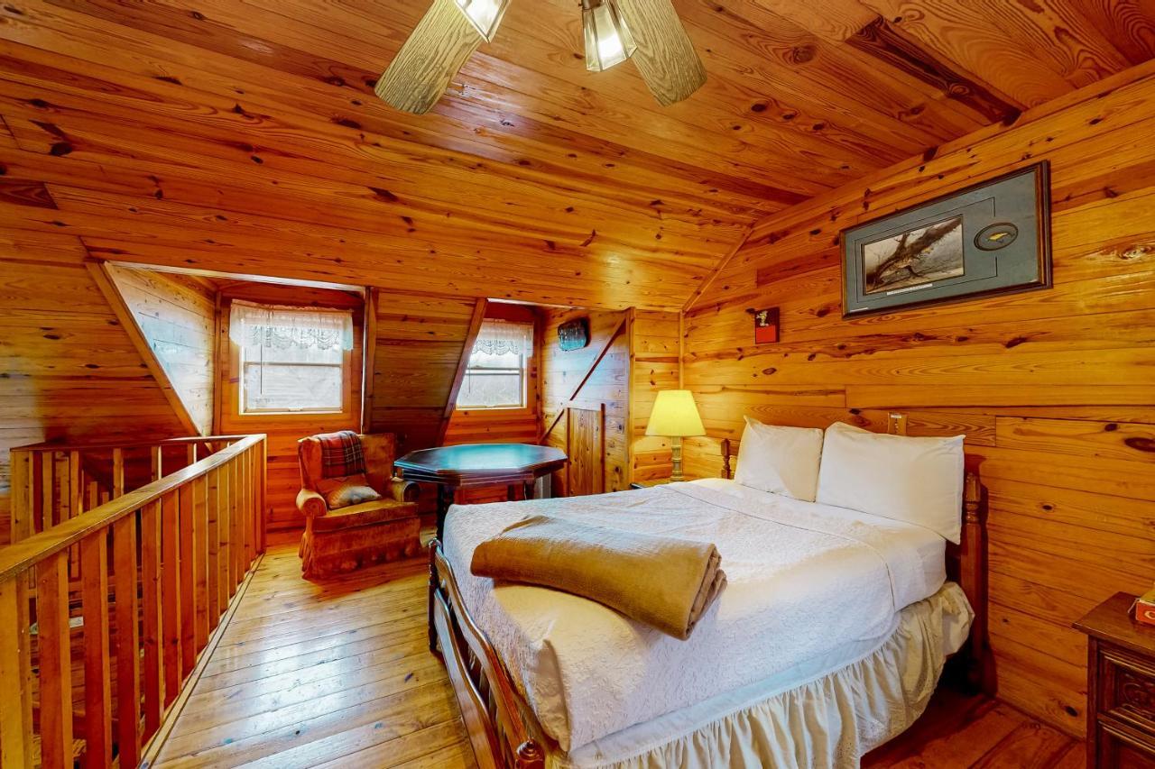 Charlie'S Ol' Fishing Cabin Eureka Springs Exteriör bild